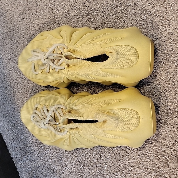Yeezy 450 Sulfur - Picture 3 of 5
